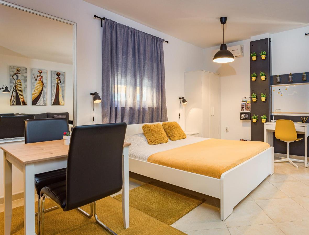 Apartment Julija *